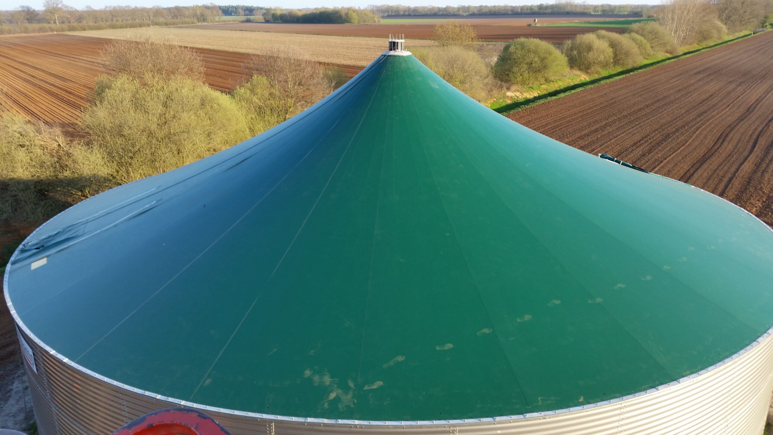 Dachmontage auf Güllebehälter