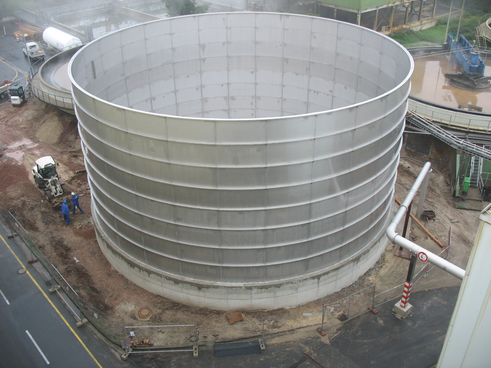 Abwasserbehälter mit Edelstahlboden für Papierindustrie