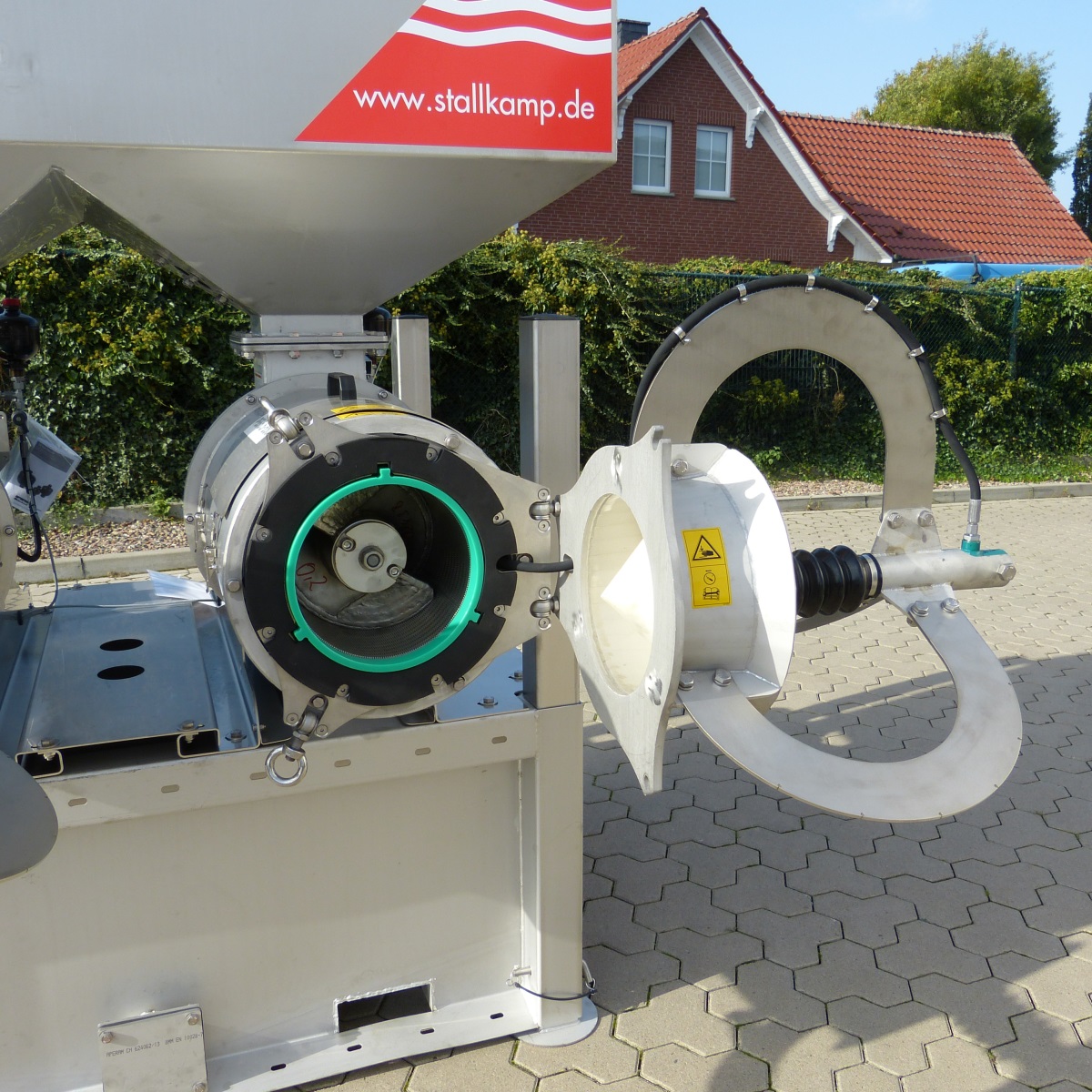 Gärreste separieren mit dem Doppelseparator - Nahaufnahme von der Seite