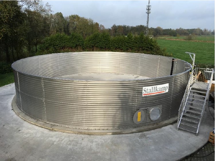 Edelstahl-Klärschlammspeicher für Kommune