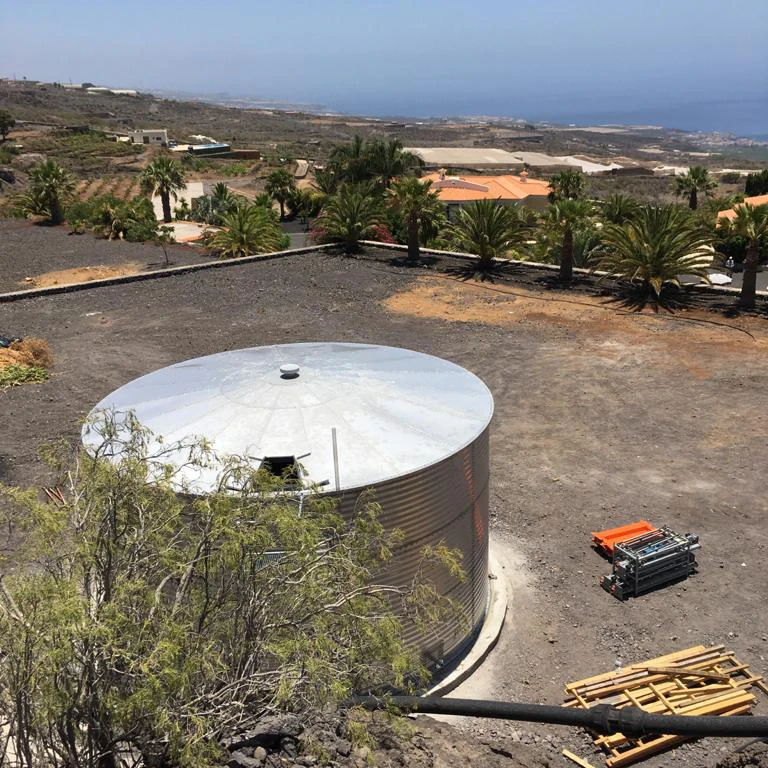 Auffangbecken aus Edelstahl für Regenwasser