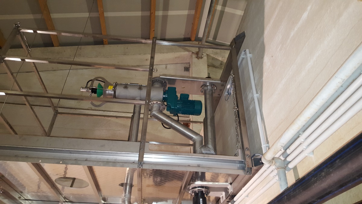 Separator presst Feststoffe aus Waschanlagenabwasser