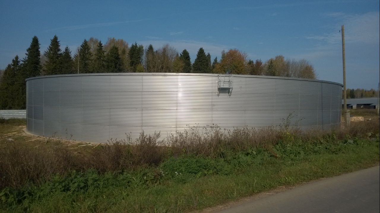 Das baugleiche Güllesilo auf einem Milchviehbetrieb mit 8.000 Kühen ebenfalls in der Nähe von Kirov