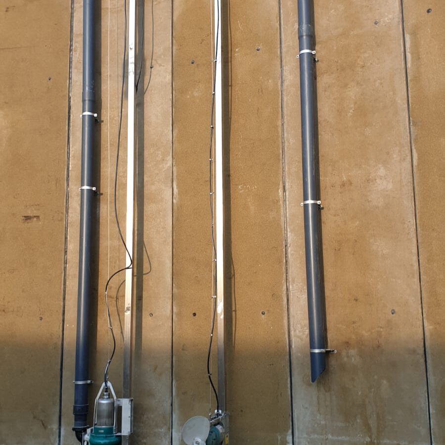 Güllerührwerk und Güllepumpe im Güllesilo
