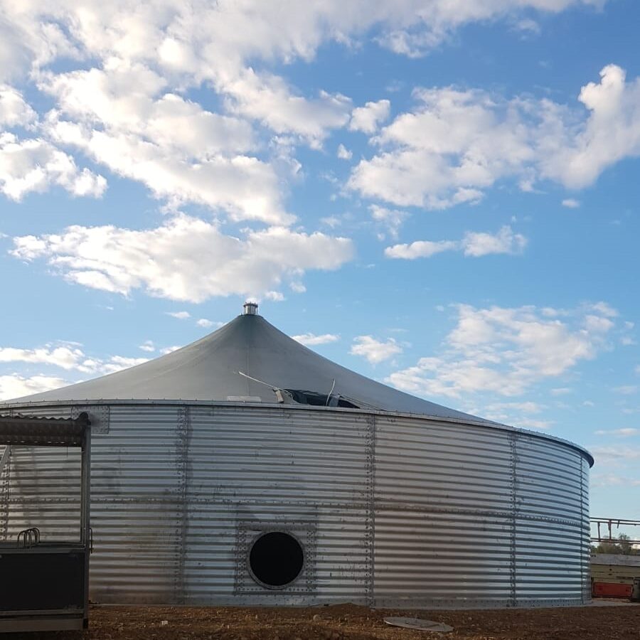 Schweinegülle im Edelstahlsilo