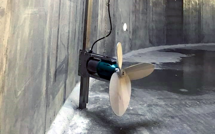 Moderne Gülletechnik: Güllepumpe und Güllerührwerk